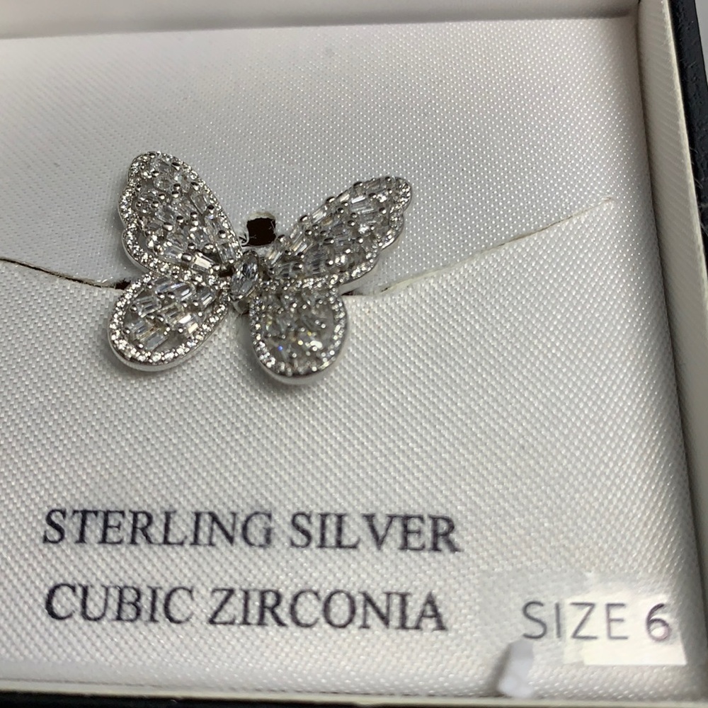 Sterling silver cubic zirconia size 6